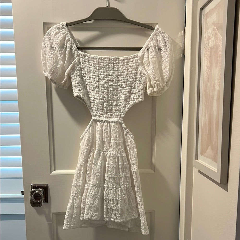 Elegant Katie J NYC White Puff Sleeve Dress